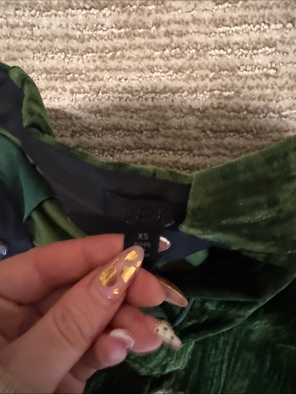 NBD Crinkled Velvet Pleated Trousers in Juniper Green - Picture 3 of 4